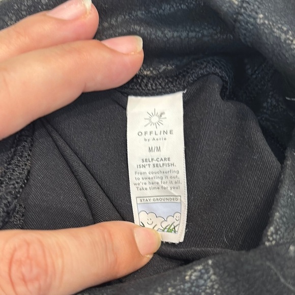 Black High-Waisted Leggings - Picture 4 of 6